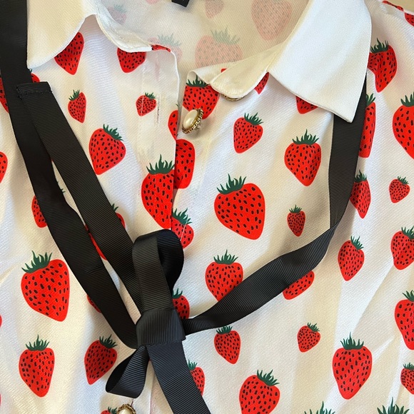 SOLD** Sister Jane Strawberry Court white silk red print bow tie blouse top M - Picture 6 of 9